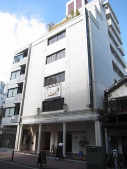 ベルビル馬車道外観 HP.jpg